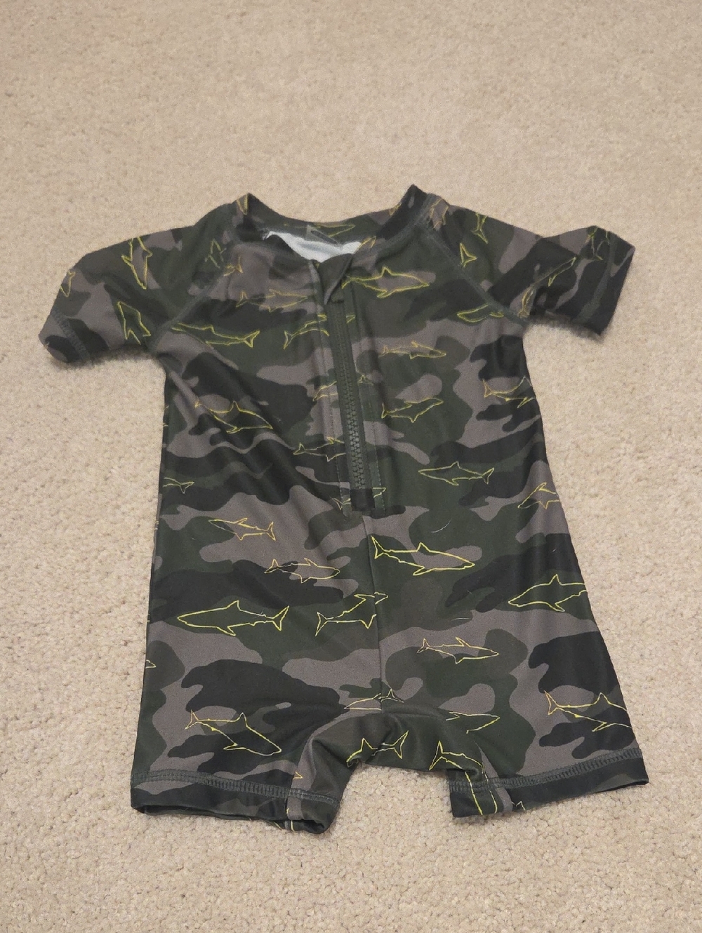 Old Navy Kids Camo Shark Short-Sleeve Rashguard Swimsuit 18 Months